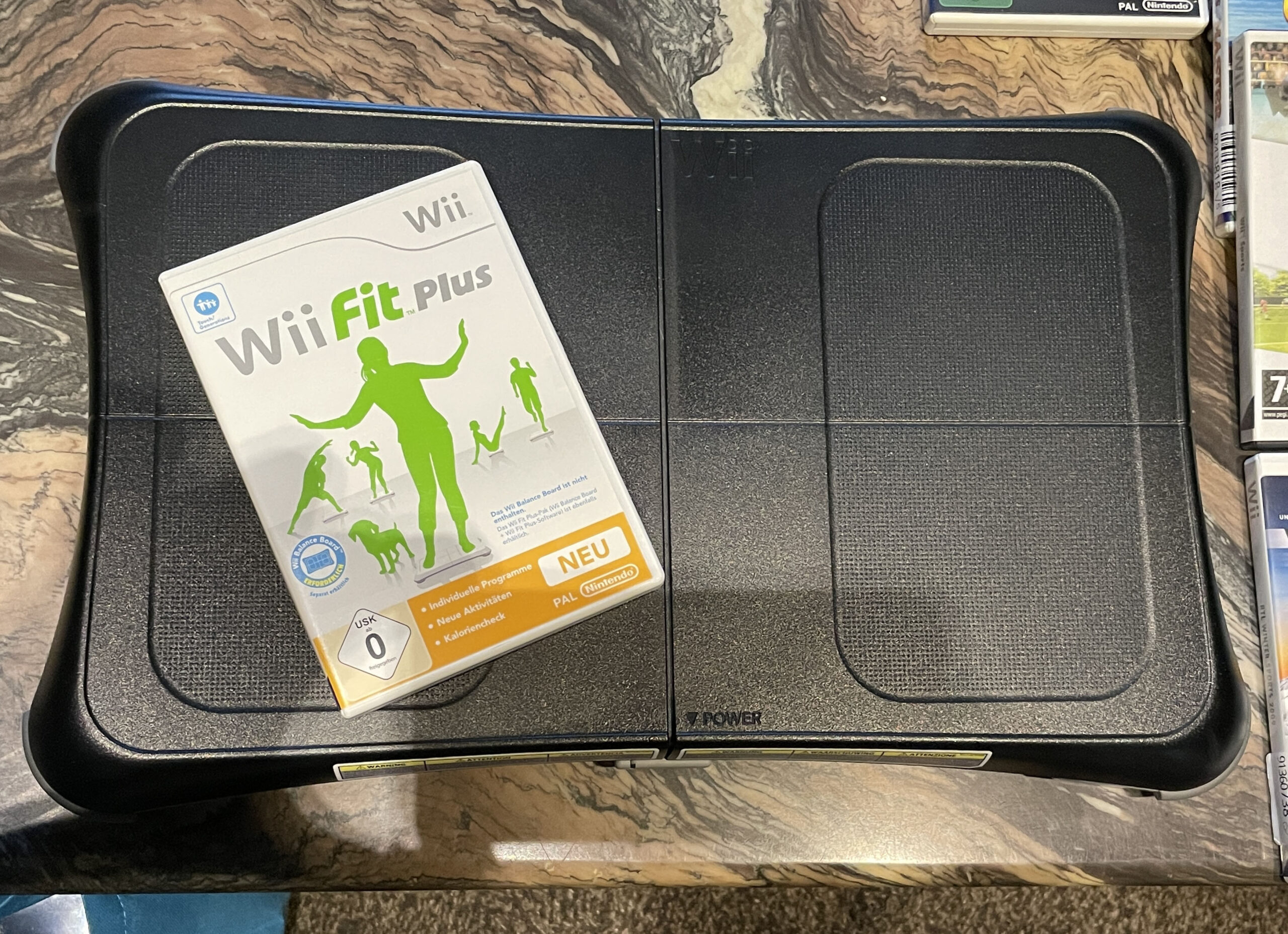 Wii Fit Balanceboard schwarz und Wii Fit plus Spiel